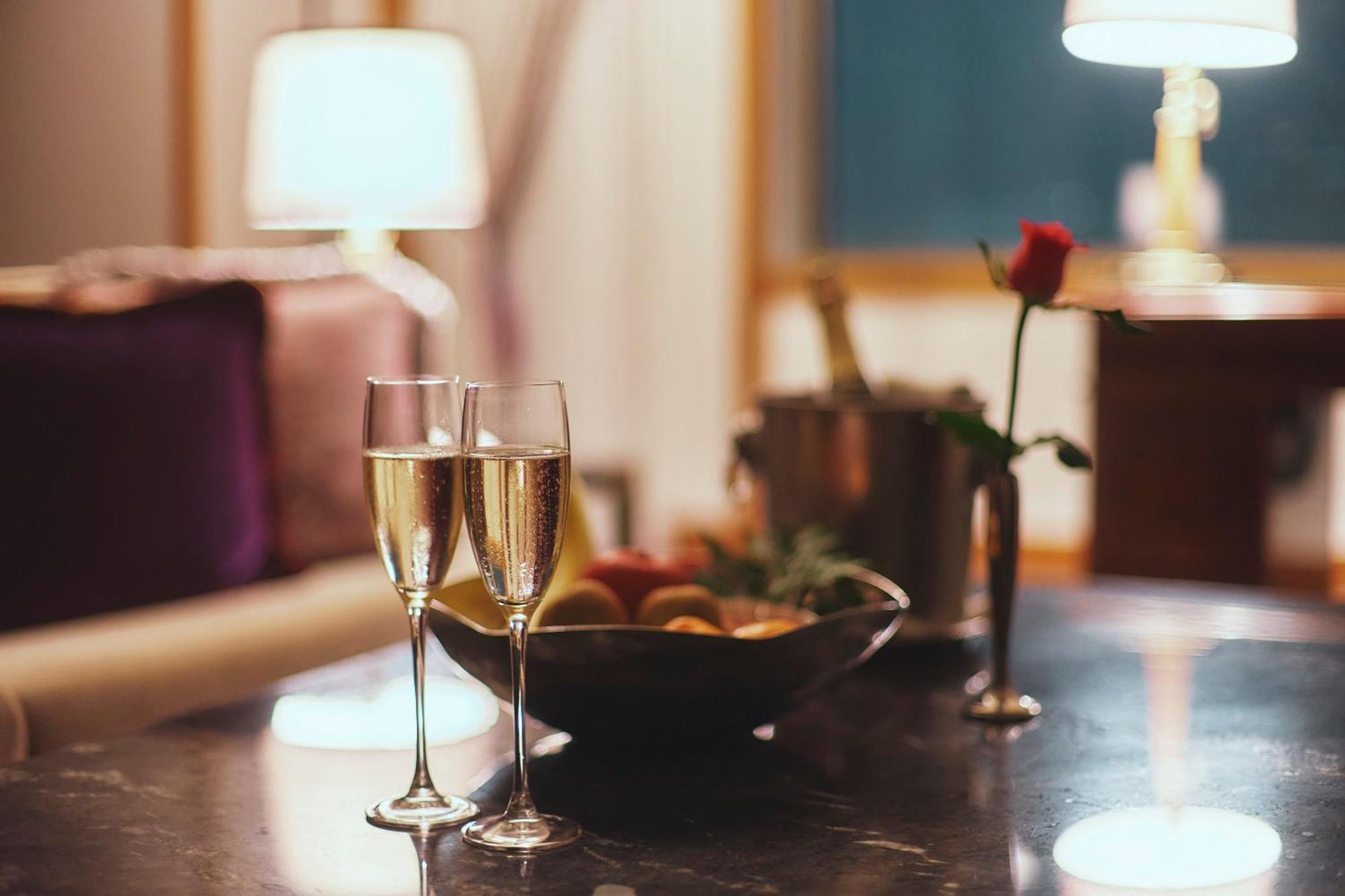 Imperial Hotel Prefektura Tokio Exteriér fotografie Champagne flutes