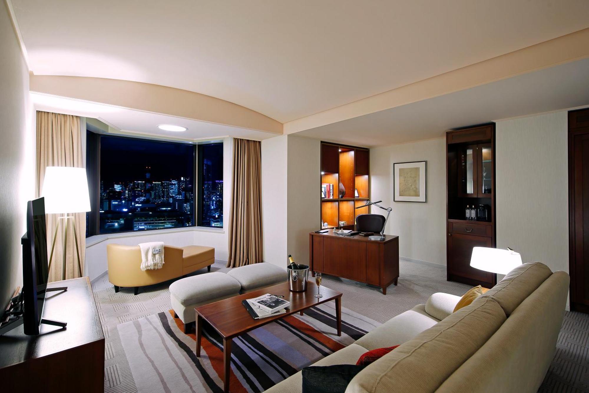 Imperial Hotel Prefektura Tokio Exteriér fotografie A suite at the Mandarin Oriental, Hong Kong